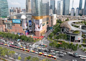 AOTO’s L-Shaped Large Format LED Screen Makes a Statement at Guangzhou Grandview Mall