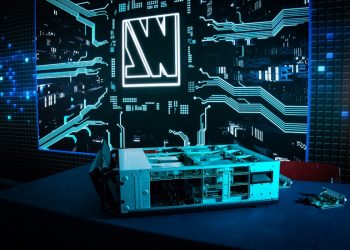 Analog Way Implements Full Service Centers with DMT and Kinoton