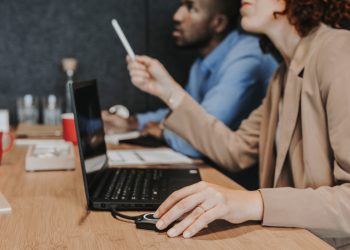 Barco Expands its Portfolio for Hybrid Meetings with the Addition of the ClickShare Present Range