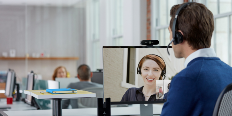 Dedicated Webcams Vs Computer Cameras: Advantage- Who?