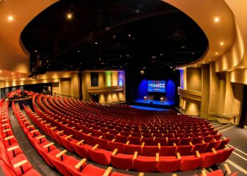 Mackay Entertainment and Convention Centre Deploys Australia’s first  Griffyn 4K32-RGB Pure Laser Projector