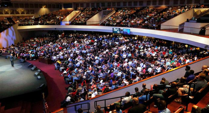 Clair Brothers Makes Arena-Sized Sound At Oak Cliff Bible Fellowship