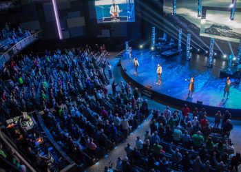 Creating Rich Experiences for Worshippers Through Visual Technologies