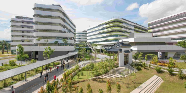 SUTD Relies on Epson Projectors for Effective Learning and Collaboration