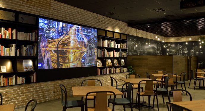 dnp Supernova Screen Used by Company That Cares About Appearances