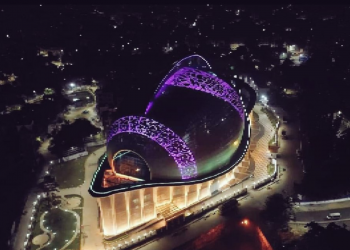 Kolkata: The ‘City of Joy’ Sings Through Dhono Dhanyo Conch