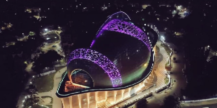 Kolkata: The ‘City of Joy’ Sings Through Dhono Dhanyo Conch