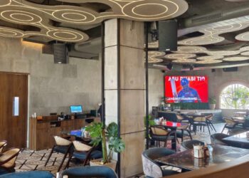 EAW Concocts an Impressive Soundscape at Molecule, Agra
