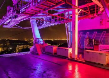 Martin Exterior Wash Series Enhances Mount Faber Cable Car Station with Dramatic Lighting