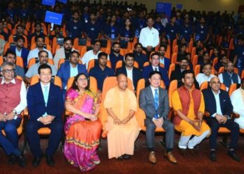 Yogi Felicitates Youth Learning Tech Skills at SIC Gorakhpur
