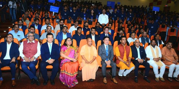 Yogi Felicitates Youth Learning Tech Skills at SIC Gorakhpur