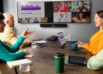 ClickShare Wireless Room System Bundles Certified for Teams with Sennheiser