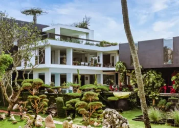 Luxury Bali Ocean Front Venue Deploys Crest by the Waves