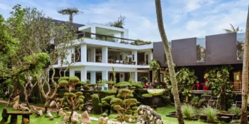 Luxury Bali Ocean Front Venue Deploys Crest by the Waves