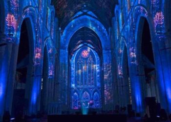 Historic Afghan Church in Mumbai Creates an Immersive Spectacle